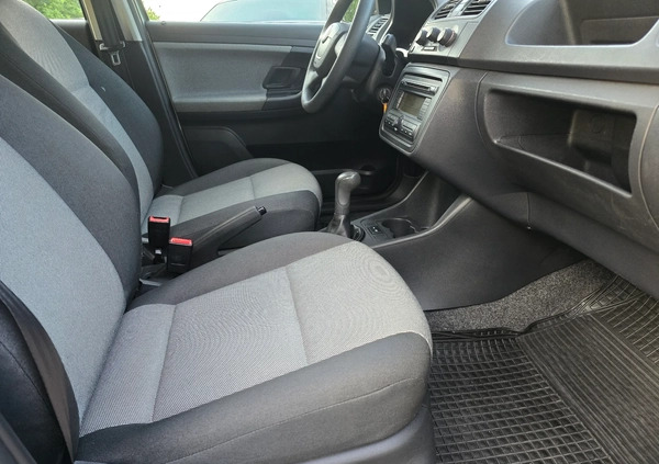 Skoda Fabia cena 13300 przebieg: 114385, rok produkcji 2010 z Chojnów małe 301